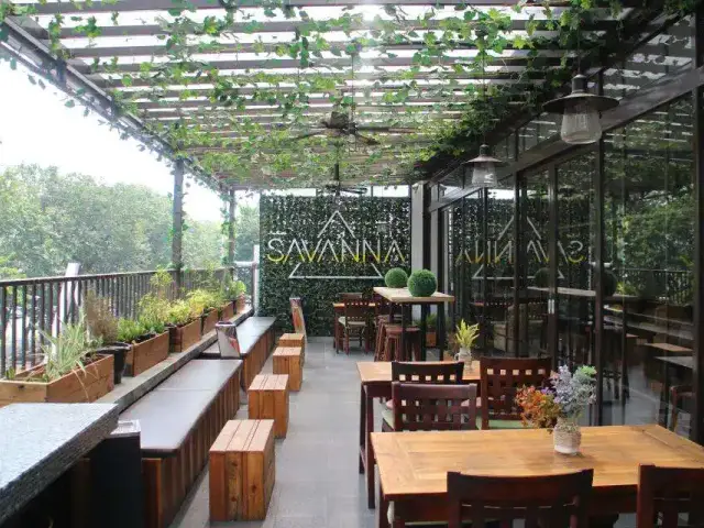 Gambar Makanan Savanna Rooftop Bar 12