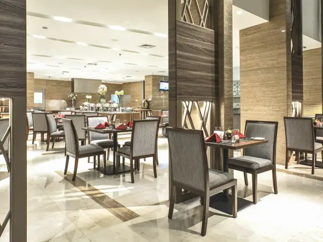 Gambar Makanan PalaPadi Restaurant - Hotel GranDhika 3
