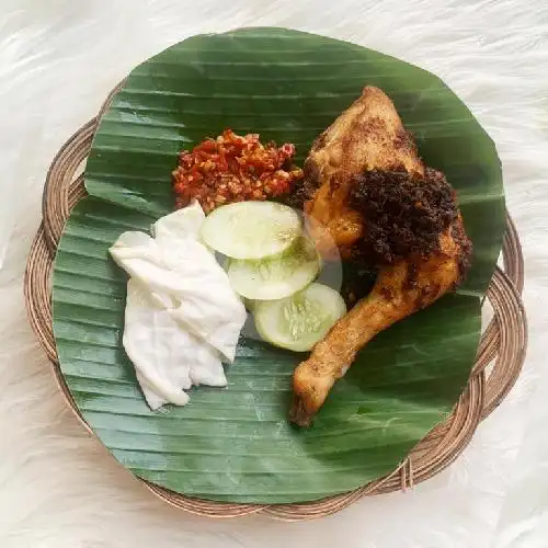 Gambar Makanan Nasi Bebek Bumbu Hitam Pak Amir 6