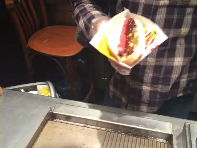 Amigo's Hot Dog'nin yemek ve ambiyans fotoğrafları 4