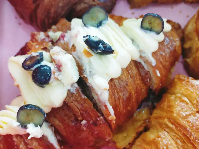 Gambar Makanan Oui! Croissant Bar 12