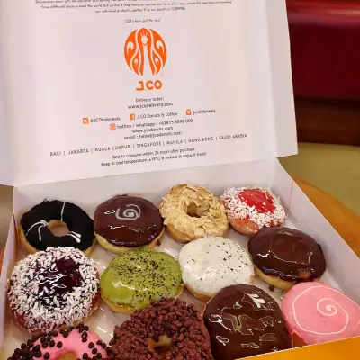 J.CO Donuts & Coffee