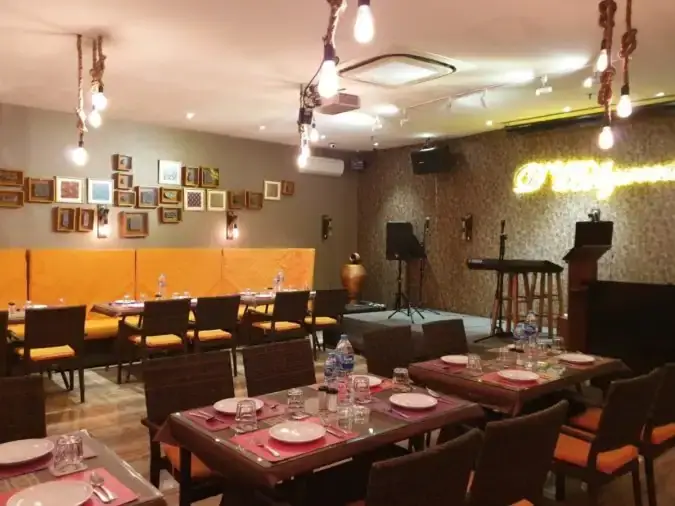 D'Bollywood - Indian Restaurant & Bar