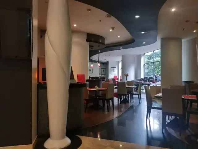 Gambar Makanan La Table - Ibis Jakarta Arcadia Hotel 8