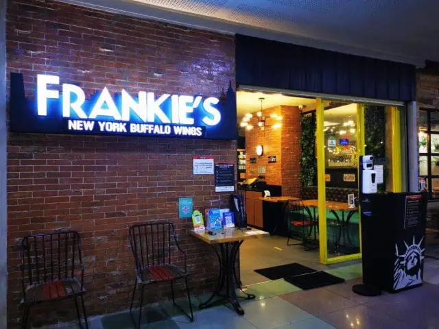 Frankie's New York Buffalo Wings Food Photo 3