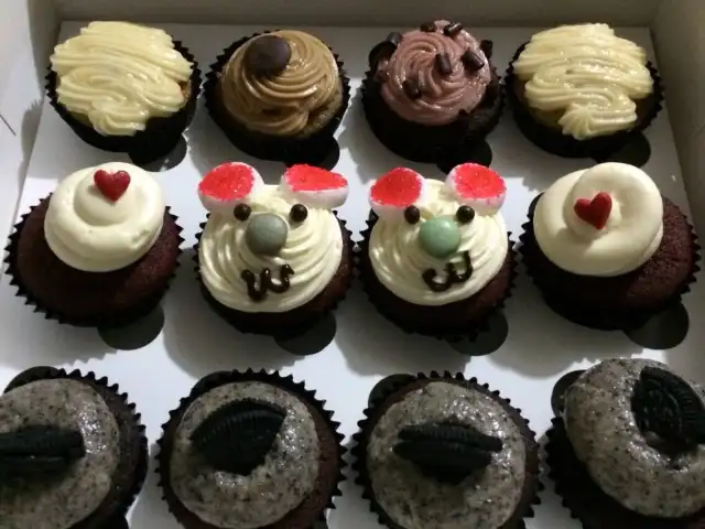 Gambar Makanan Twelve Cupcakes 19