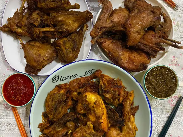 Gambar Makanan Ayam Bebek Angsa Masak Di Kuali 4