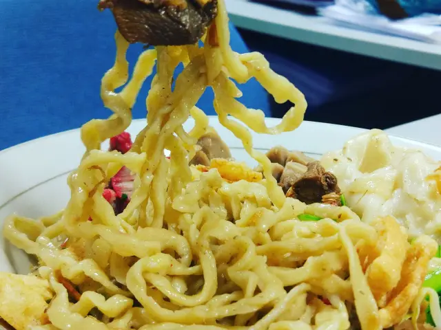 Gambar Makanan Bakmie Asim Medan 11