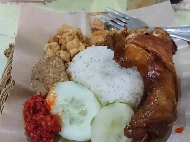 Gambar Makanan Lesehan Raos Eco 3