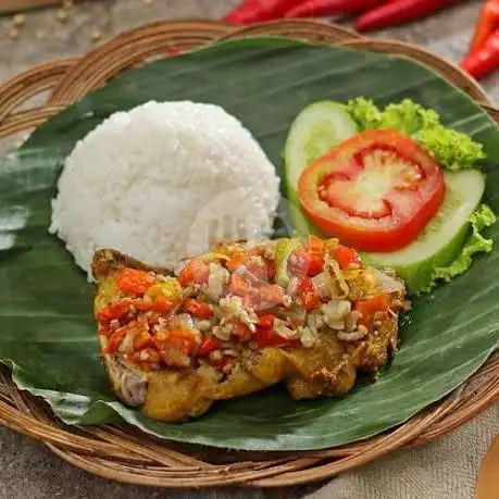 Gambar Makanan Ayam gepruk Bu Sulasih, Patra Kuningan 15 5