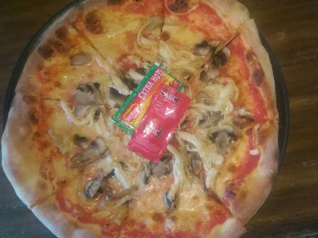 Gambar Makanan Pizza House 12