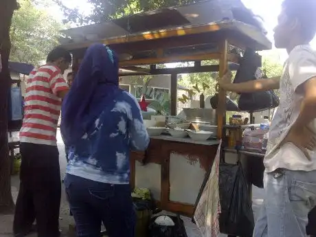 Gambar Makanan Soto Ayam Taman 12