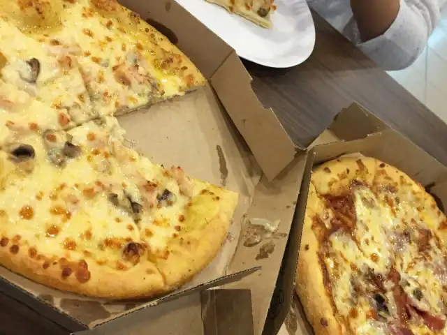 Domino's Pizza Food Photo 4