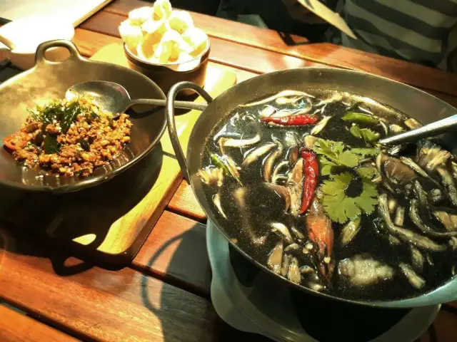 Fa Ying Thai Restaurant & Bar Food Photo 9