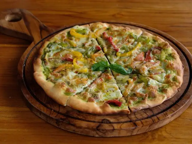 Gambar Makanan Tomato Pizza Ubud 2