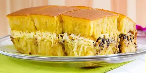 Martabak Favorit Rudi Silma, Dermaga