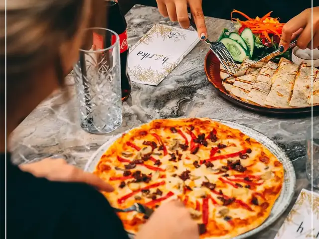 Haarika Cafe'nin yemek ve ambiyans fotoğrafları 4