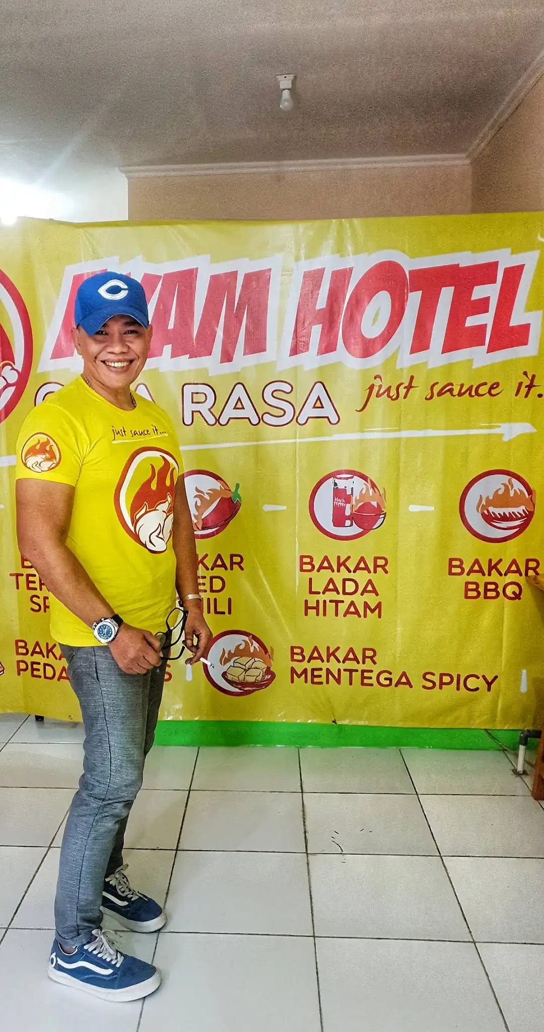 Ayam Hotel