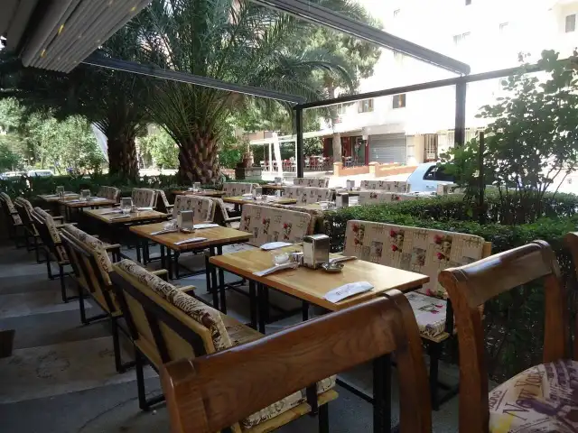 Dora Cafe & Restaurant'nin yemek ve ambiyans fotoğrafları 2