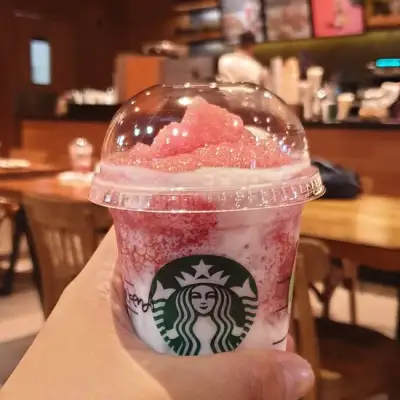 Starbucks Phinisi Point