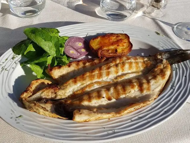 Hisar Balıkçısı Anadolu Hisarı'nin yemek ve ambiyans fotoğrafları 13