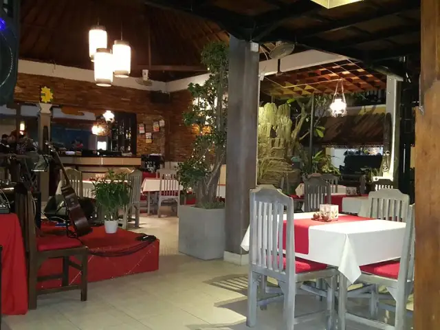 Gambar Makanan Taman Sari Bar & Restaurant 5
