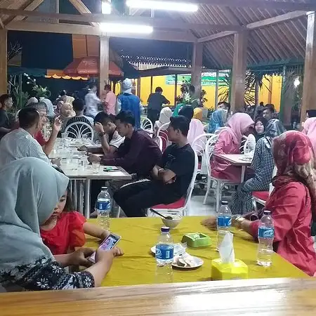 Gambar Makanan Pokel Garden Resto 13