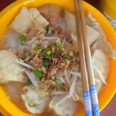 Mee Kari Babang