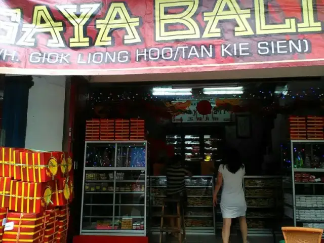 Gambar Makanan Toko Kue dan Pia Gaya Bali 6