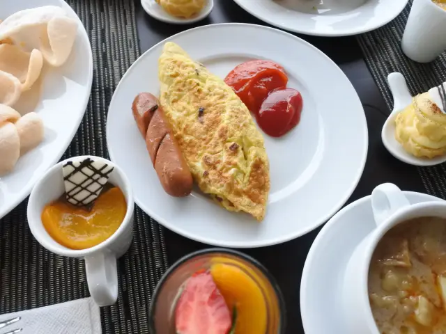 Gambar Makanan WoodRestoran-HotelGoldenTulipPasserBaroe 11