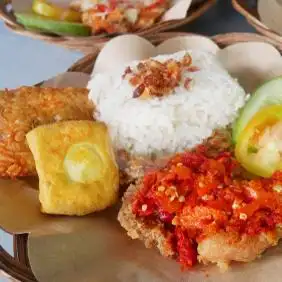 Gambar Makanan Ayam Geprek Kuy, Bintaro 7