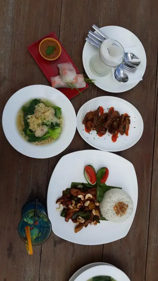 Gambar Makanan Vue Beach Club Canggu 3