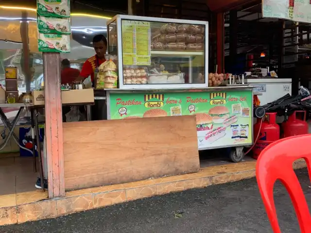 Burger Tmn Tenaga. (dpn Petronas) Food Photo 2