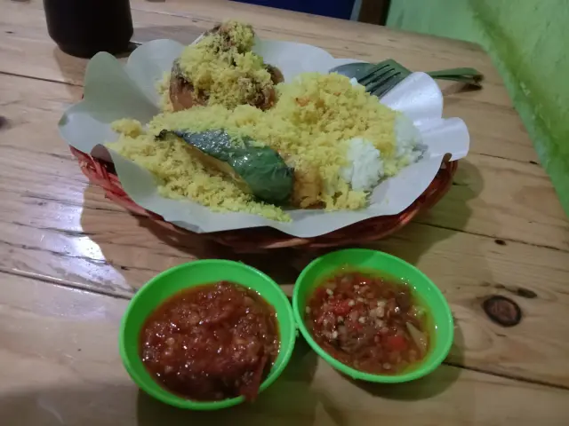 Gambar Makanan Ayam Kremes Suroboyo 6