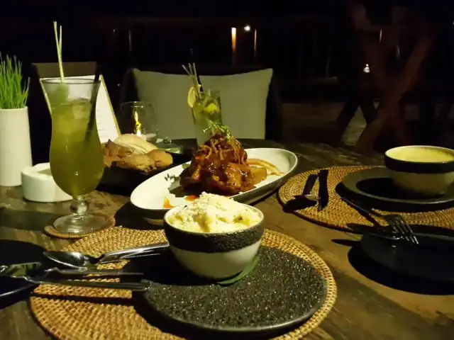 Gambar Makanan The Piano Bar - Hanging Gardens Ubud 4