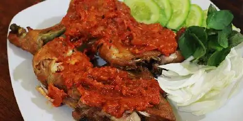 Warung Meteor Lalapan, Jln, Bedugul No 36 Sidakarya Denpasar Selatan Bali