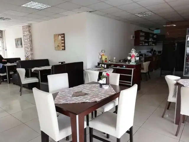 +1 Cafe & Restaurant'nin yemek ve ambiyans fotoğrafları 3