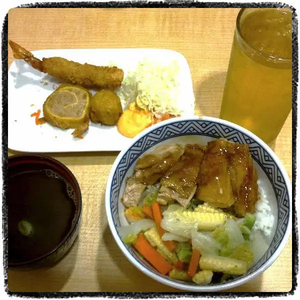Gambar Makanan Yoshinoya (吉野家) 9