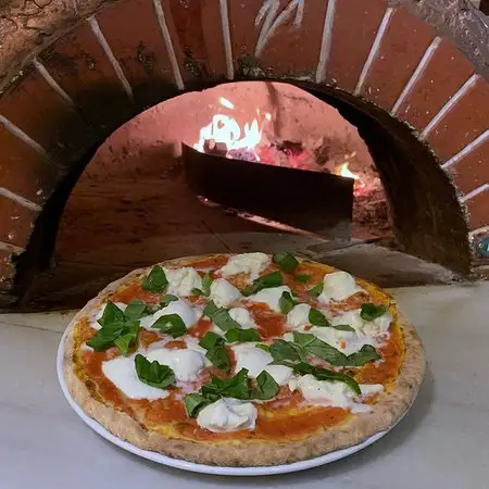 Pizzeria Pera'nin yemek ve ambiyans fotoğrafları 2