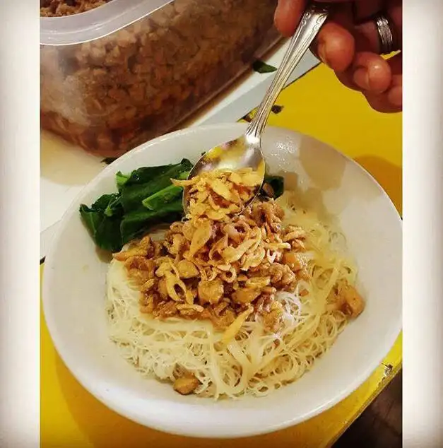 Gambar Makanan Warung Bakmi Gerobak Kuning 9