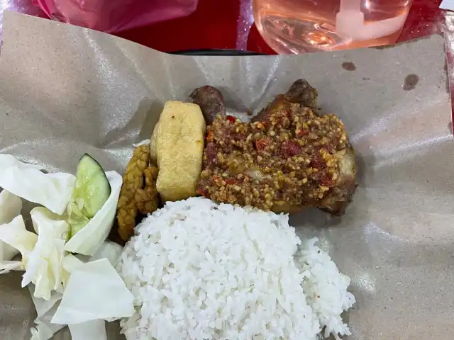 Ayam Gepuk Pak Raden Food Photo 2