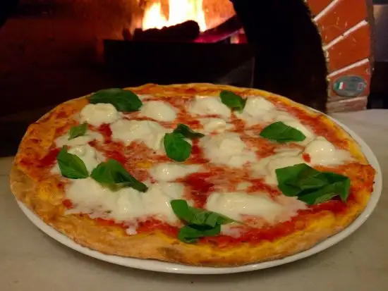 Pizzeria Pera'nin yemek ve ambiyans fotoğrafları 27