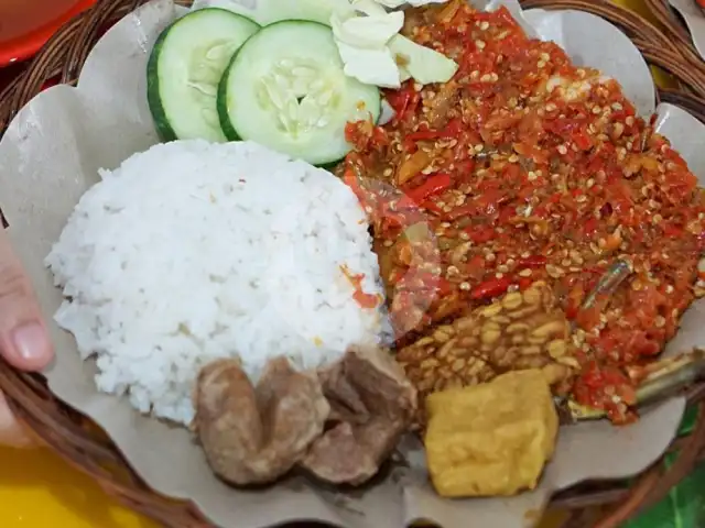 Gambar Makanan Ayam Gepuk Pak Gembus, Panjaitan 3