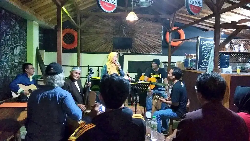 Ahlen Resto Cafe Pangandaran