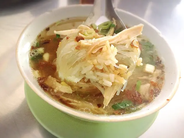 Gambar Makanan Soto Ayam & Ayam Goreng Bangkong 1