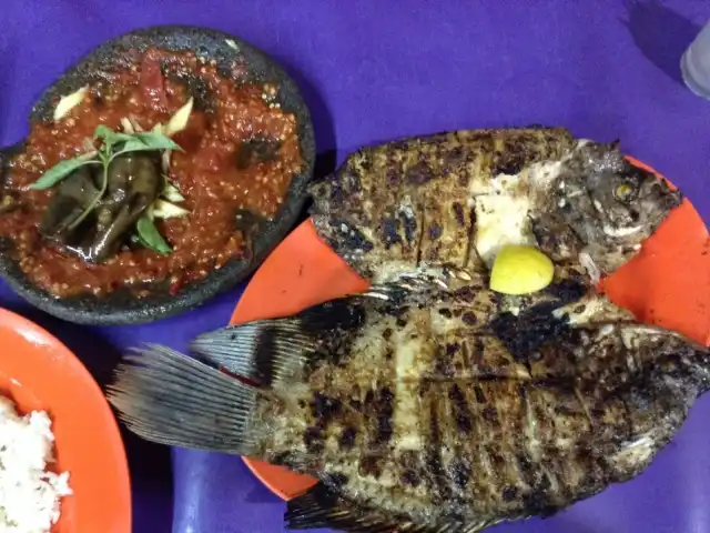 Gambar Makanan Ikan Bakar Khas Sulawesi 3