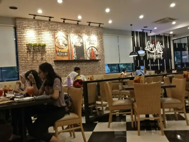 Gambar Makanan Pizza Hut Kaliurang 11