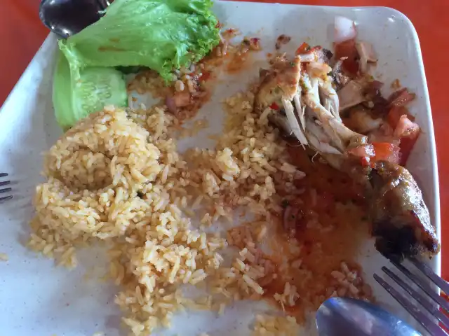 Nasi Ayam Periuk Besar Food Photo 8