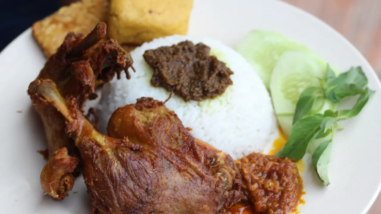 Pak Qomar - Bebek & Ayam Goreng