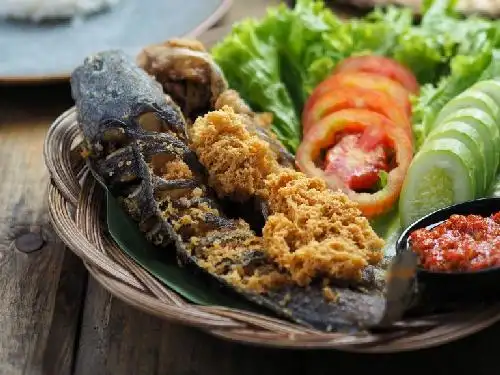 Pecel Lele Cah Kebumen Selera Sambel Mentah, Cisauk Lapan